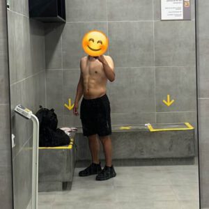 Joven caballeroso y educado